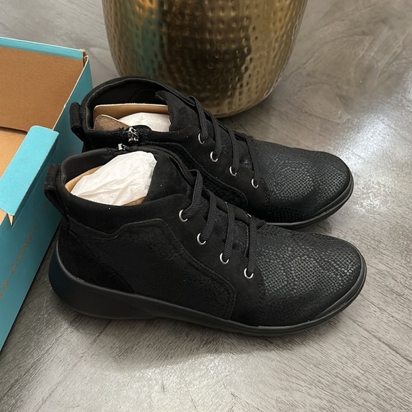 Bzees Kick Back Women's Machine Washable Boots - Picture 7 of 13